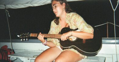 “I wanted my music to sound more like the music I listened to ” – An Interview with Eliza Noxon